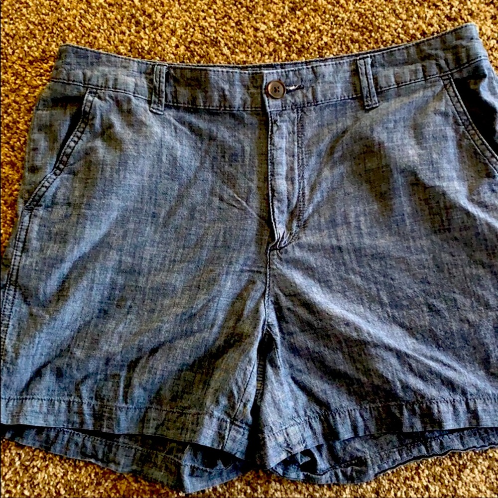 Comfy Loose Shorts - Mid Length